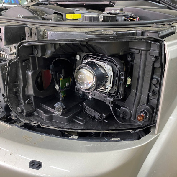 Переходные рамки для замены линз в фарах Land Rover Discovery 4 2013-2017 Крепление Hella 3