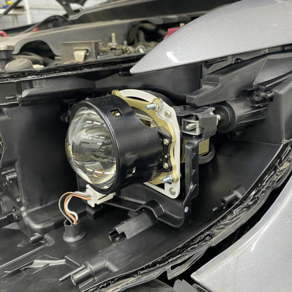 Переходные рамки для замены линз на Mitsubishi Pajero Sport 2016-2021 Крепление Hella 3R