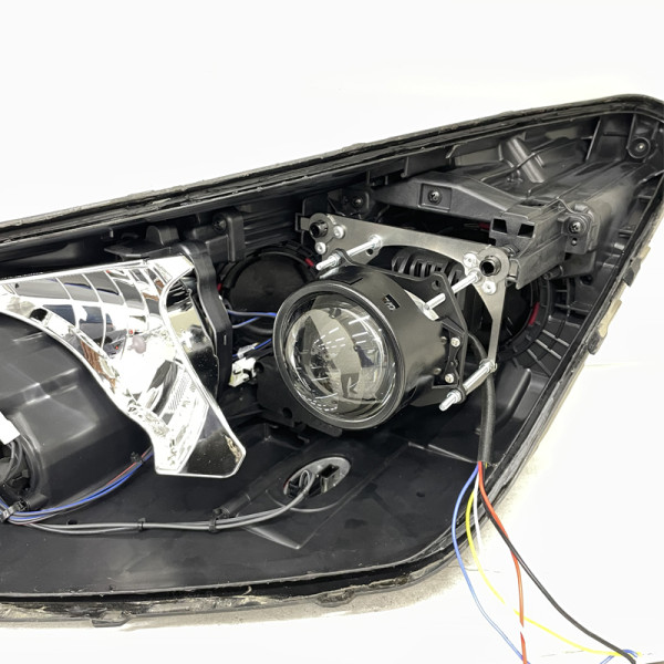 Переходные рамки для замены линз в фарах Hyundai Santa Fe 2015-2019 Крепление Hella 3R