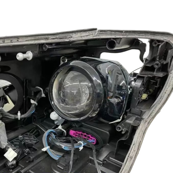 Рамки для замены линз в фарах Audi Q5 2016-2020 LED